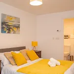 City Centre Birmingham 2Bed 2Bath Nearby Parking