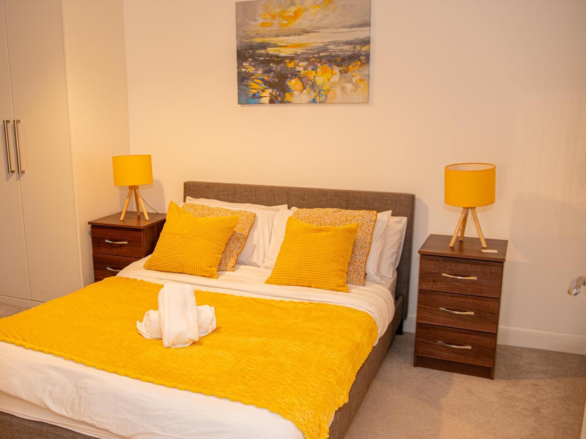 Centre 2bed 2bath Nearby Parking Apartment