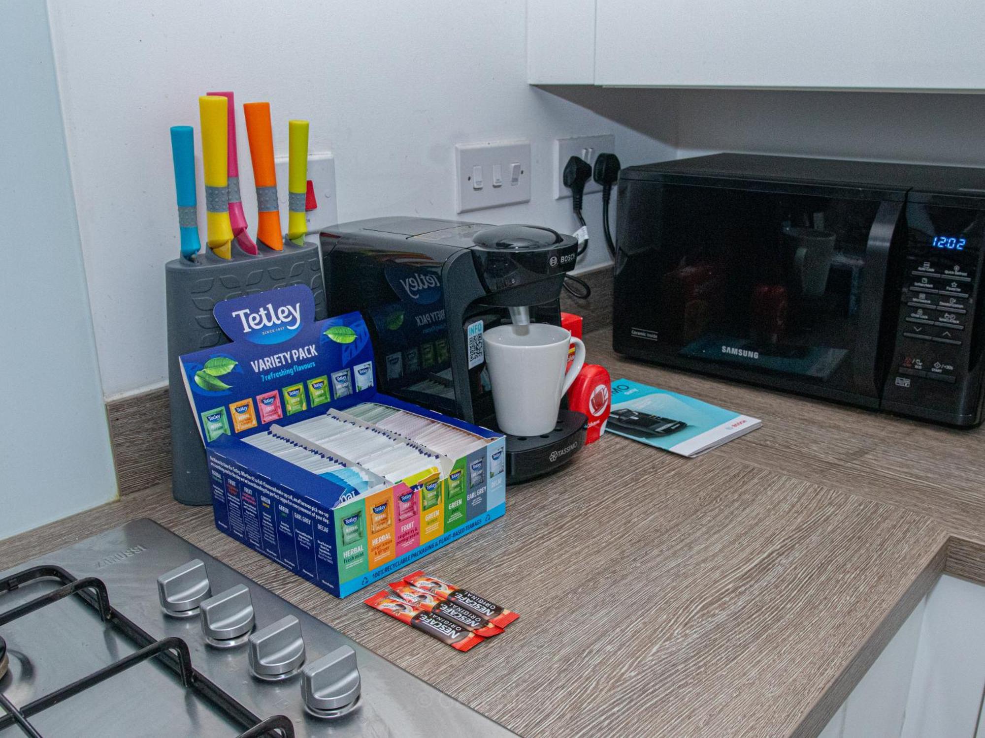 Centre 2bed 2bath Nearby Parking Apartment